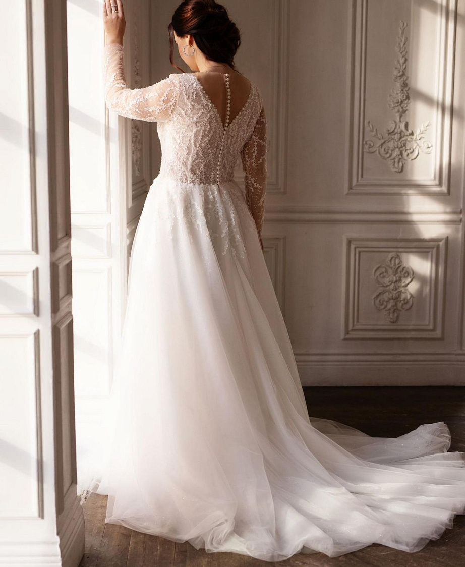 Свадебное платье для полных девушек с рукавами