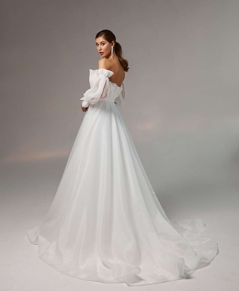 Белое свадебное платье с пышными съемными  рукавами фото