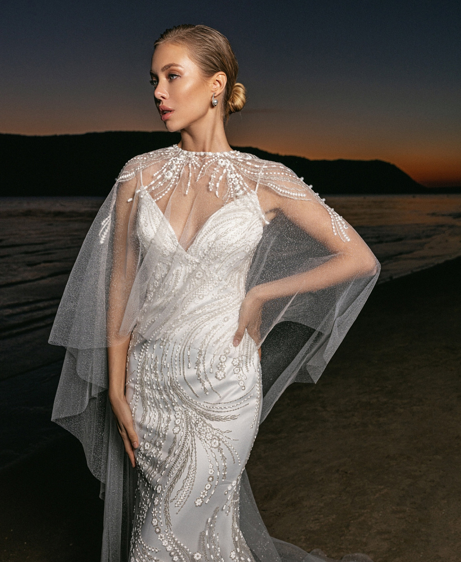 Свадебное платье рыбка в светоотражающей ткани фото