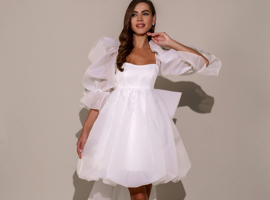 Короткое свадебное платье с пышной юбкой фото