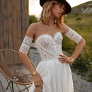 Стильное свадебное платье бохо с разрезом фото