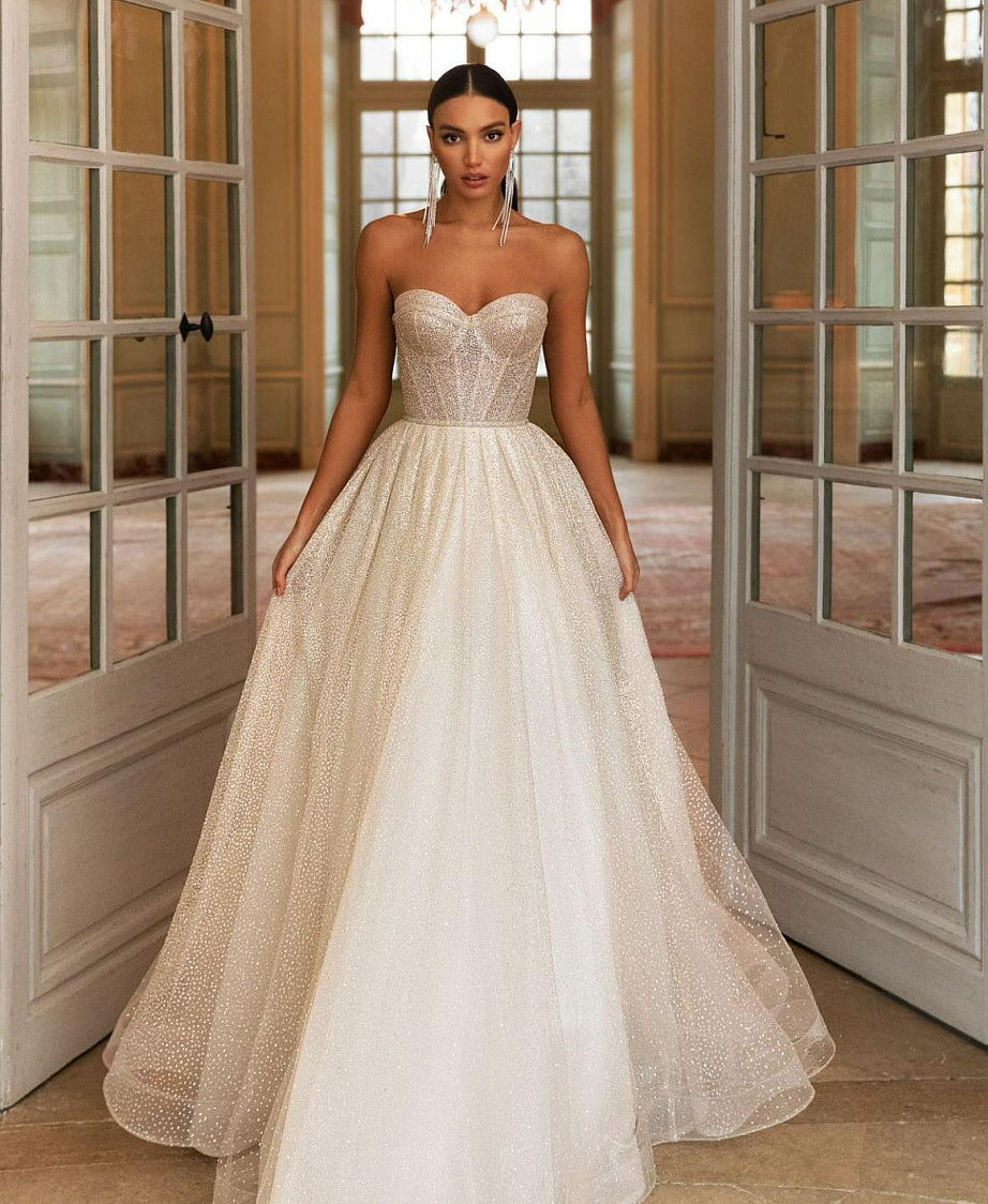 Пышное свадебное платье с корсетом фото