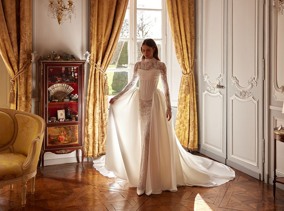 Комплект из кржевной русалки и съемного корсета с притачным шлейфом фото