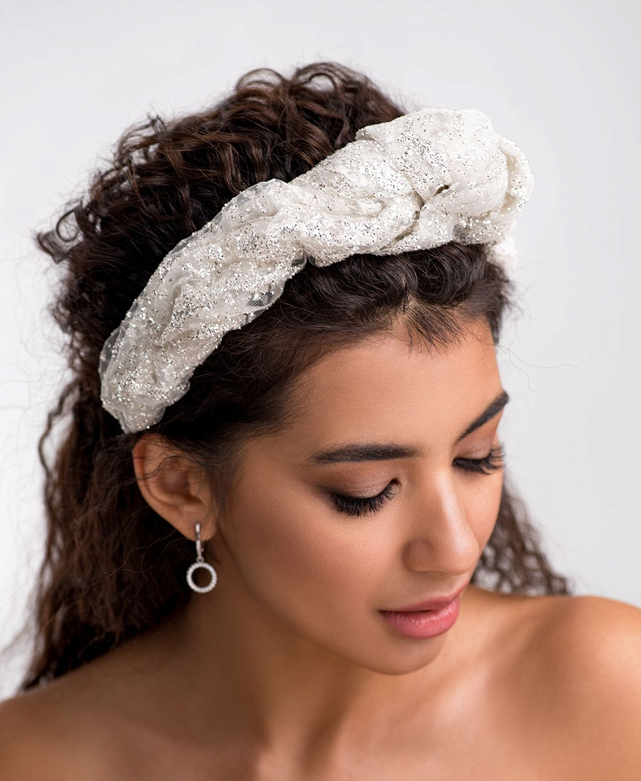 Ободок с узлом из глиттера фото