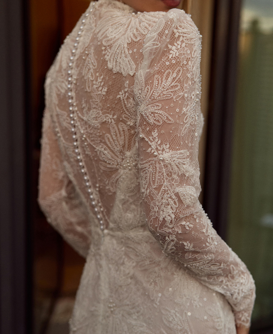 Кружевное свадебное платье русалка со шлейфом фото
