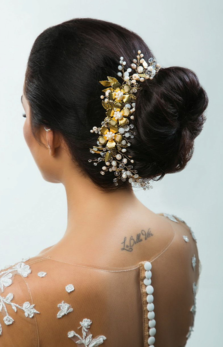 Украшения для волос с золотыми лепестками фото