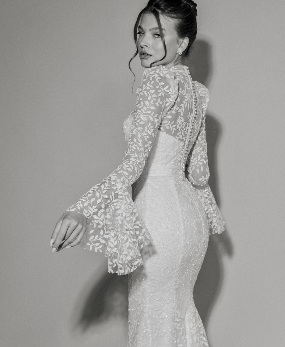 Кружевное свадебное платье рыбка с рукавчиками клёш фото