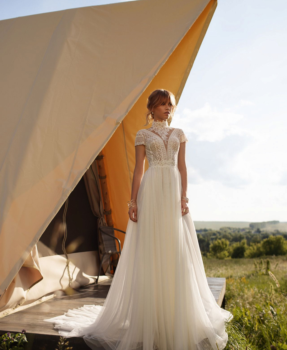 Закрытое свадебное платье в стиле бохо фото