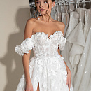 Нежное свадебное платье с разрезом фото