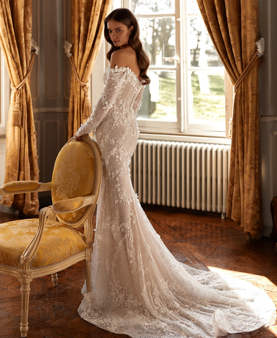 Роскошная русалка с рукавами и открытыми плечами фото