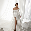 Роскошное атласное свадебное платье с длинным рукавом фото