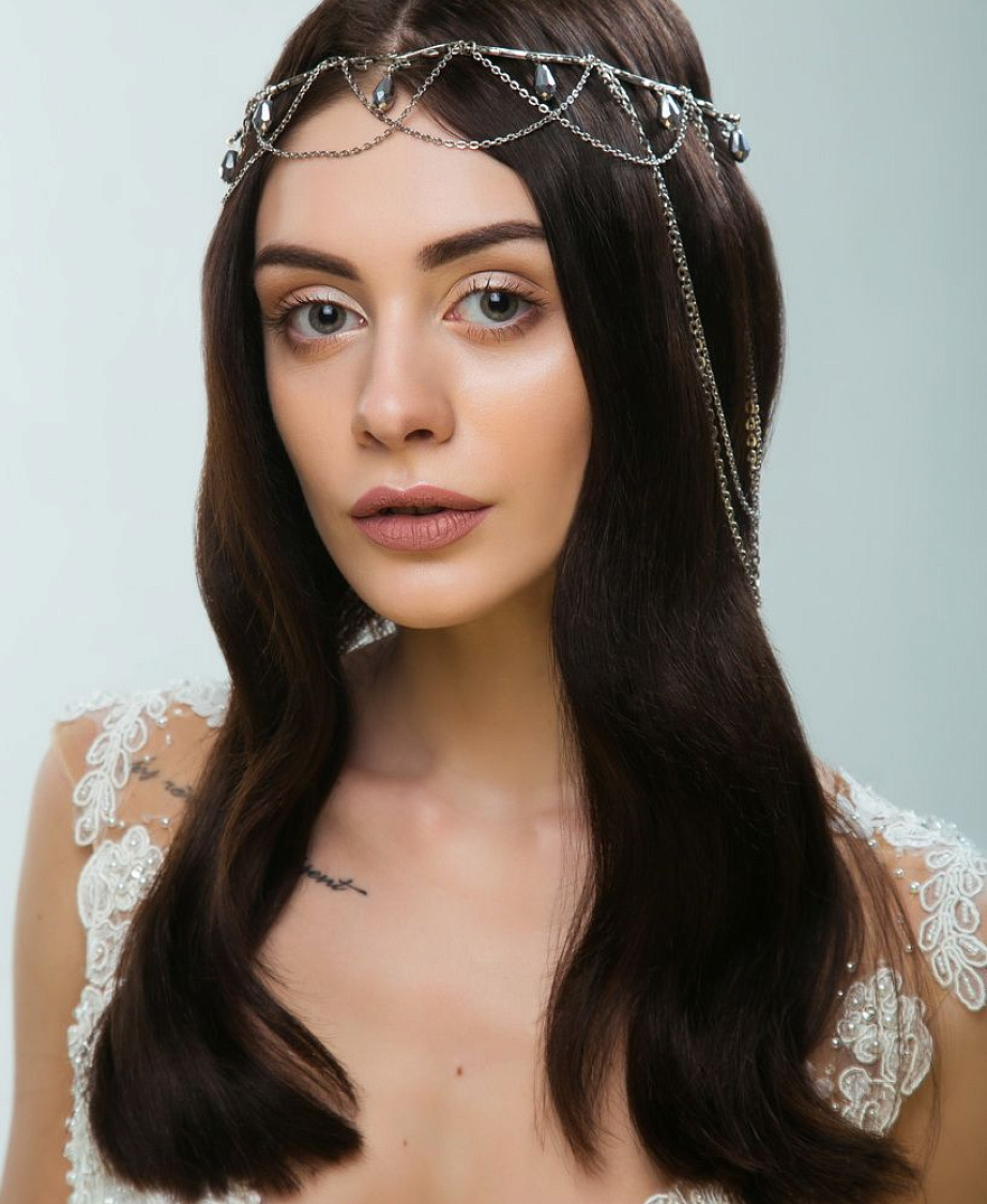 Украшение тика с цепочками фото