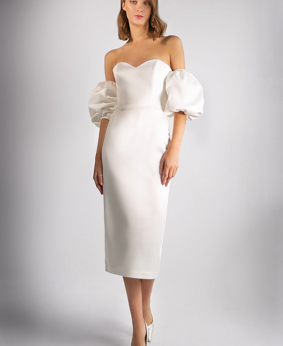 Облегающее атласное свадебное платье фото