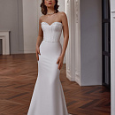 Атласное свадебное платье рыбка с декором по груди фото