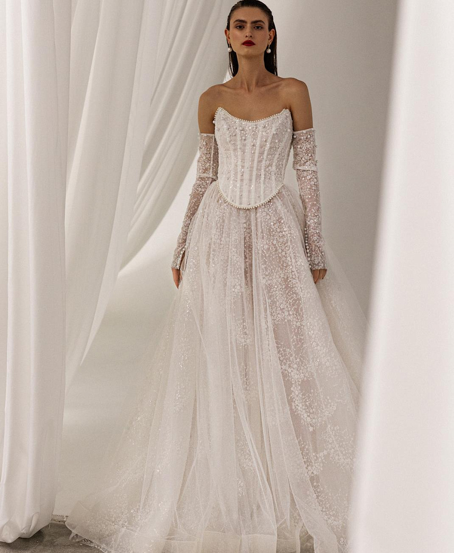 Роскошный расшитый свадебный комплект с корсетом фото