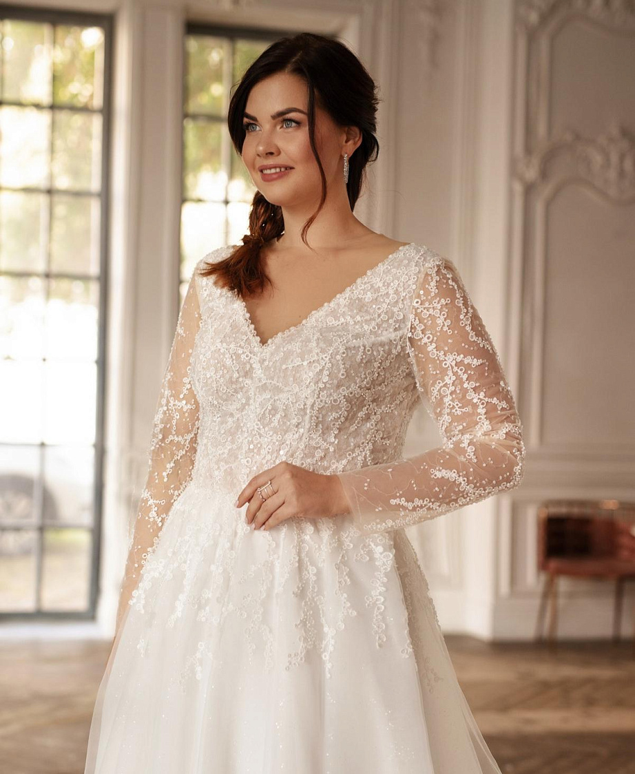 Свадебное платье для полных девушек с рукавами