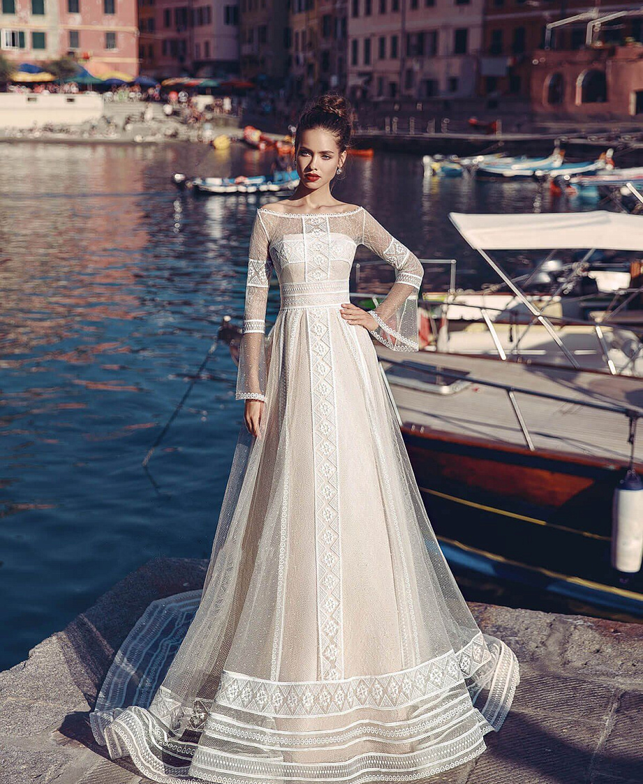 Свадебное платье в рустикальном стиле с рукавами фото