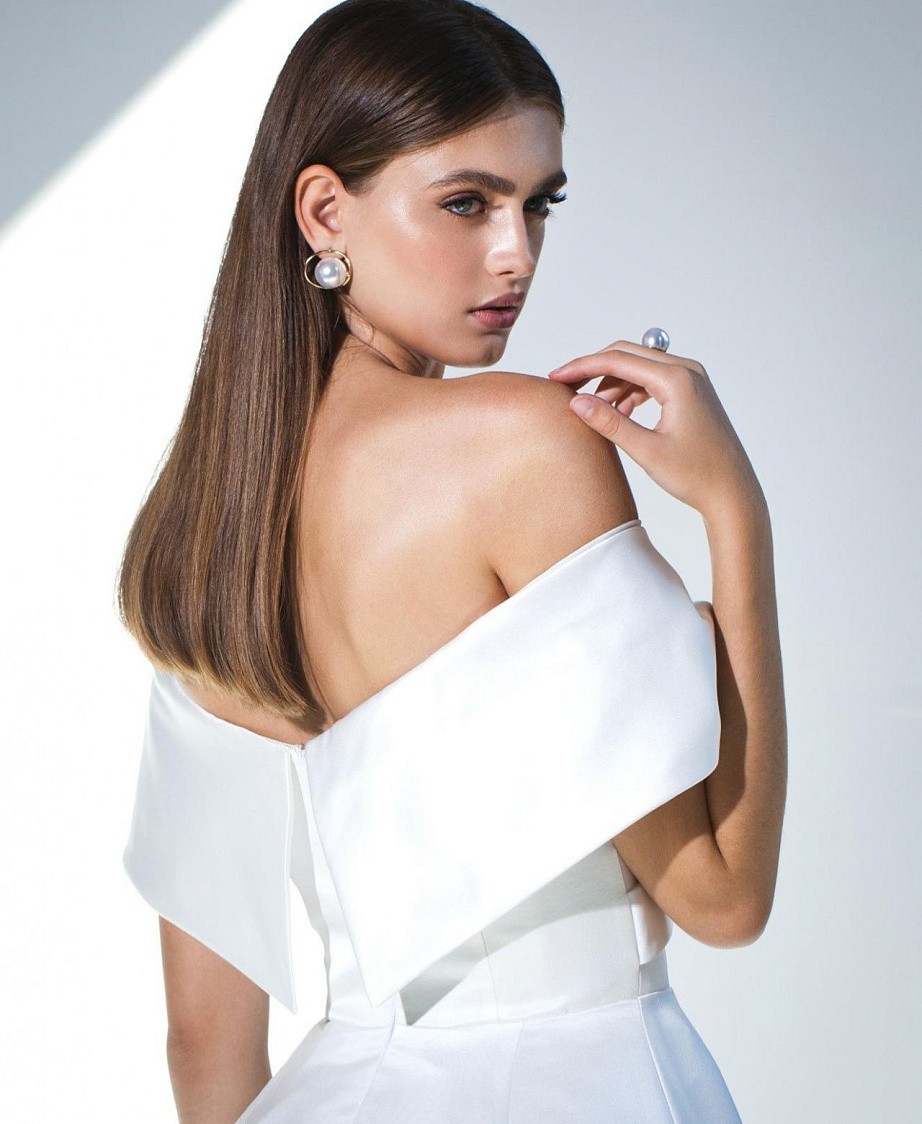 Атласное свадебное платье в стиле принцеса фото