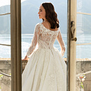 Королевское свадебное платье со шлейфом фото