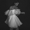 Воздушное свадебное платье мини фото