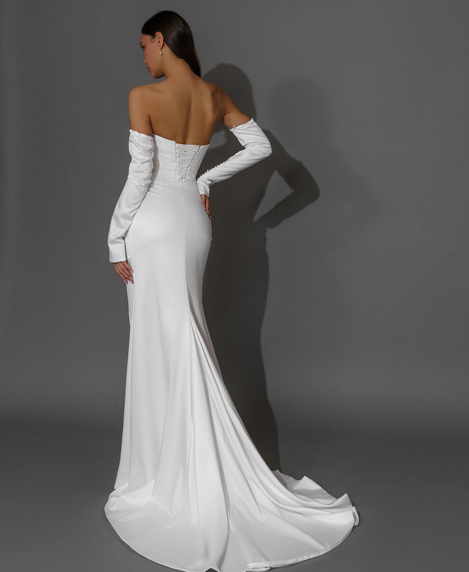 Атласное свадебное платья русалка с разрезом от бедра фото