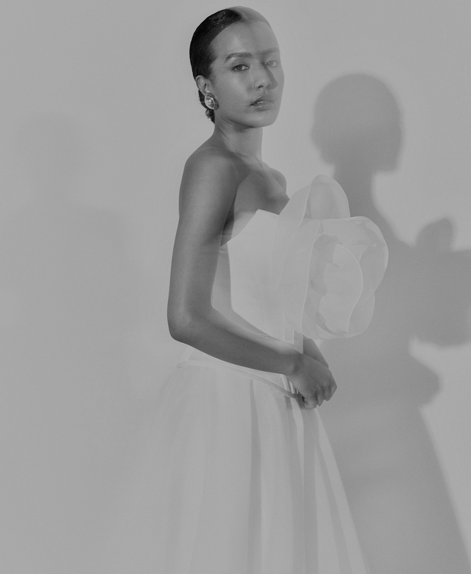 Стильный свадебный комплект из корсета и юбки из органзы фото