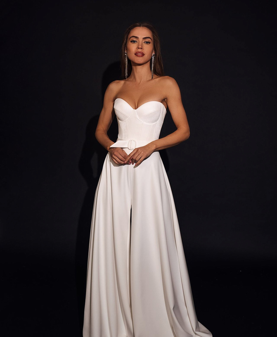 Свадебный комбинезон с широкими штанинами фото