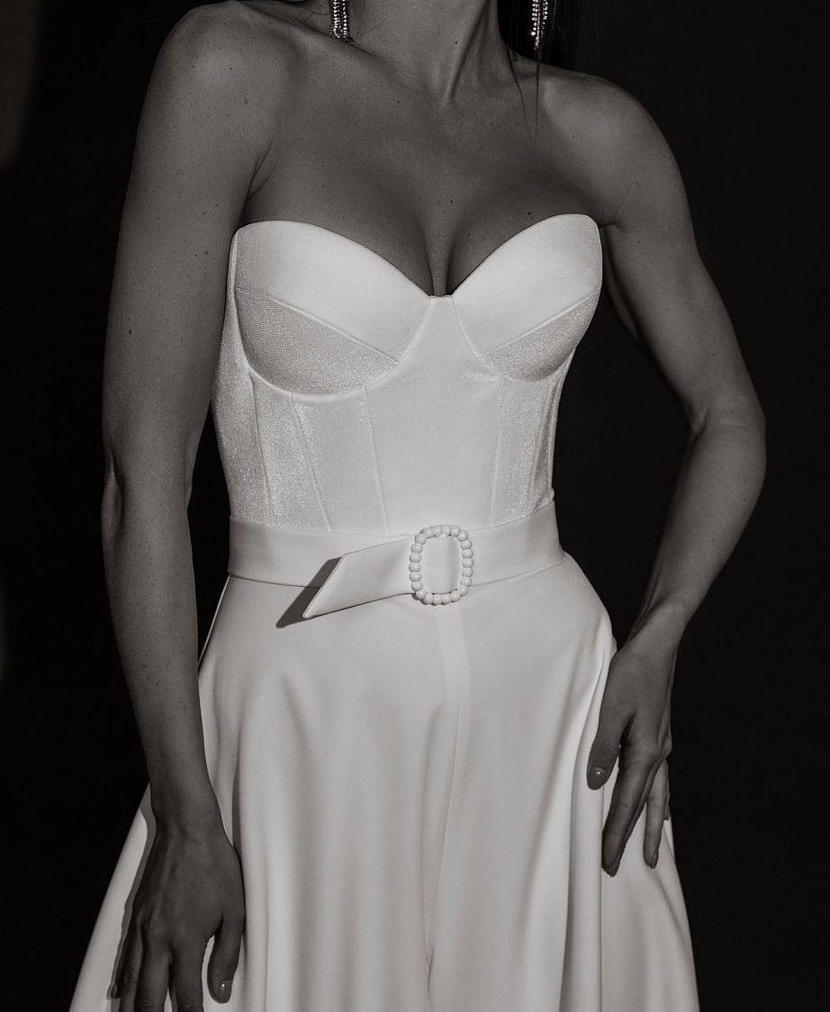 Свадебный комбинезон с широкими штанинами фото