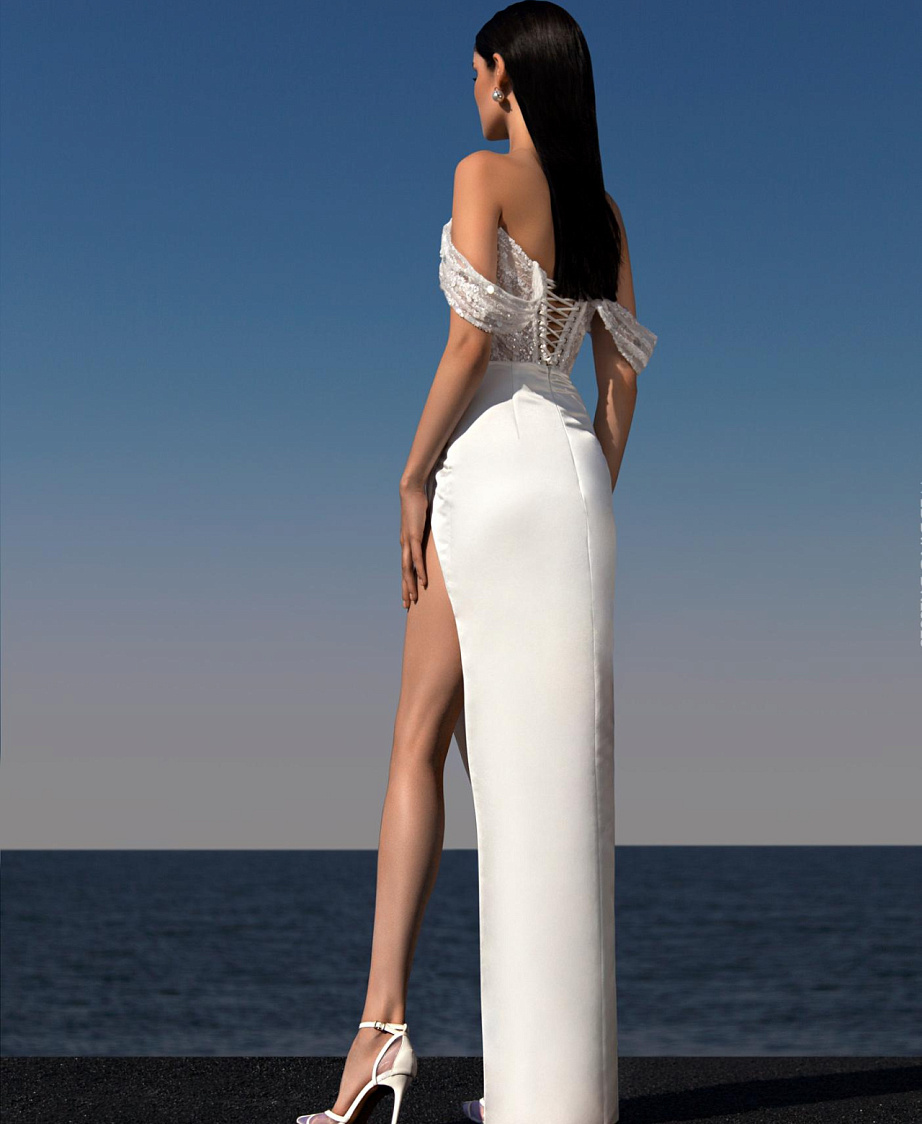 Атласное свадебное платье с кружевным верхом фото