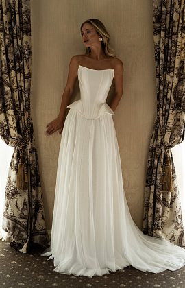 Стильный свадебный комплект с корсетом и шифоновой юбкой фото