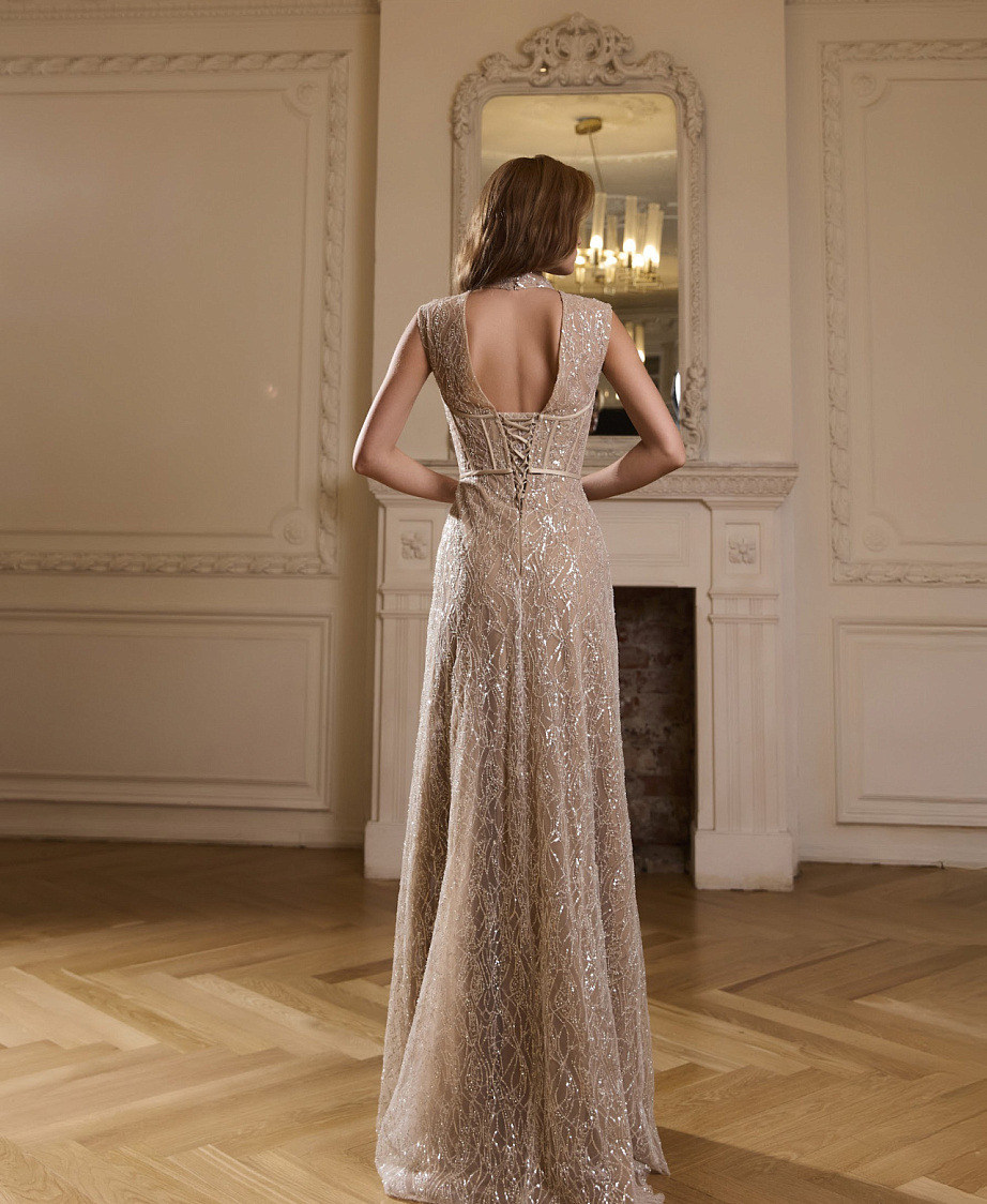 Сверкающее свадебное платье с золотым оттенком фото