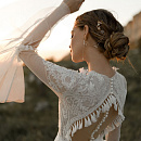 Свадебное платье бохо с расклешенными рукавами фото