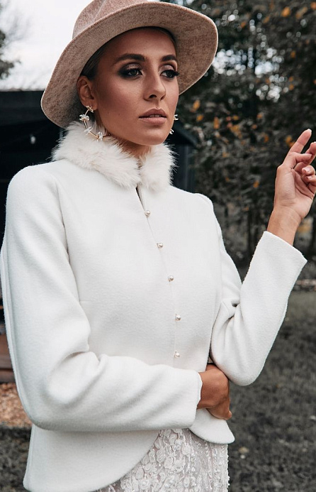 Удлиненный свадебный жакет