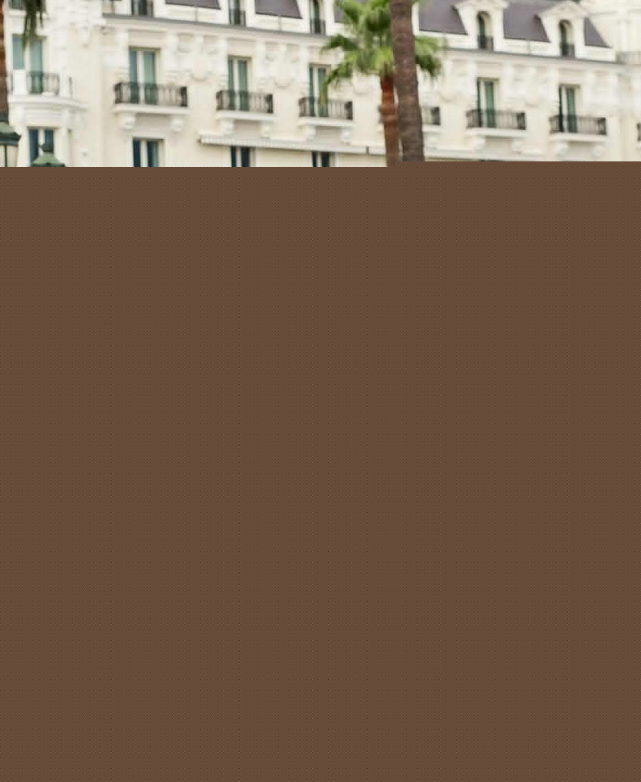 Блестящее свадебное платье с роскошным шлейфом фото