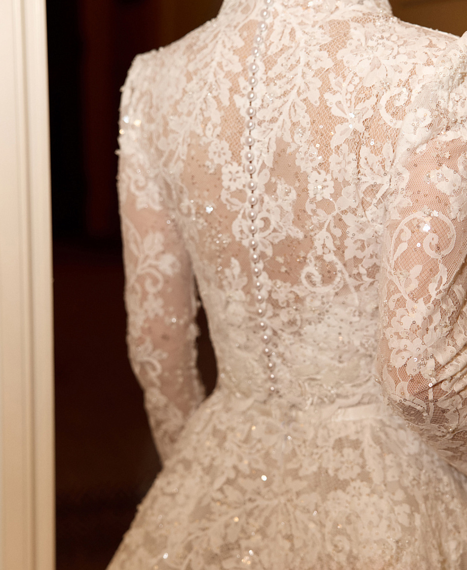 Пышное кружевное свадебное платье со съемным болеро фото