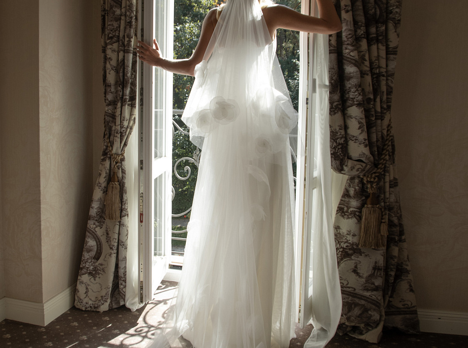 Длинная двухслойная фата с цветами фото