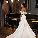 Короткое свадебное платье со съемным шлейфом фото