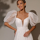 Блестящее свадебное платье с v-вырезом