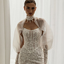 Короткое свадебное платье с чокером фото