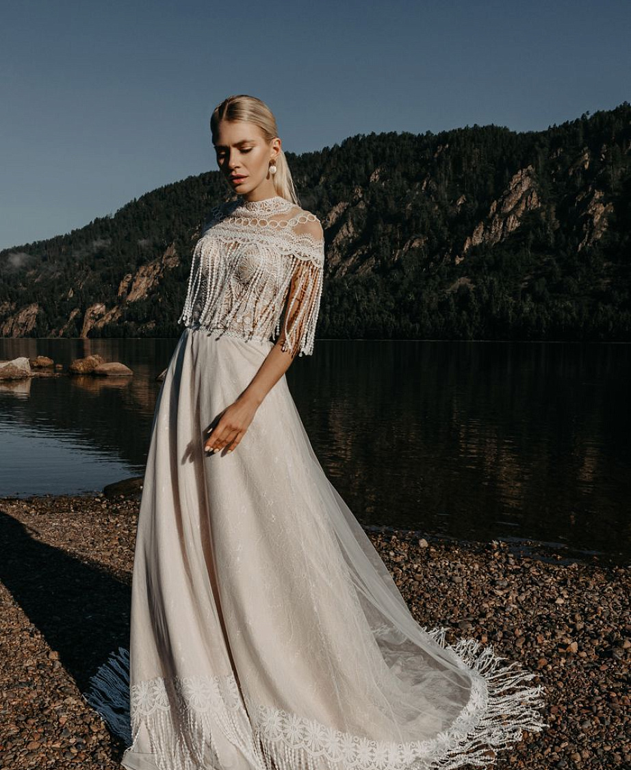 Этническое свадебное платье со съемным болеро фото