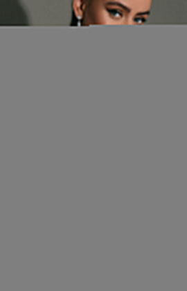 Свадебное платье мини с декором из 3Д цветов фото