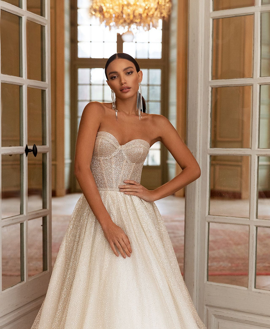 Пышное свадебное платье с корсетом фото