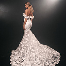 Роскошное свадебное платье с объемным кружевом фото