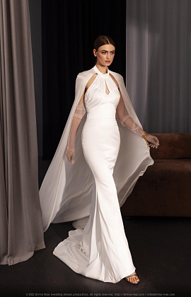 Облегающее свадебное платье из шёлк сатина фото