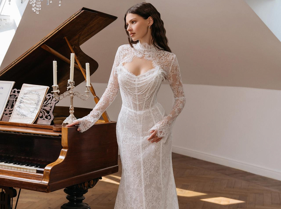 Кружевное свадебное платье со съемным болеро фото