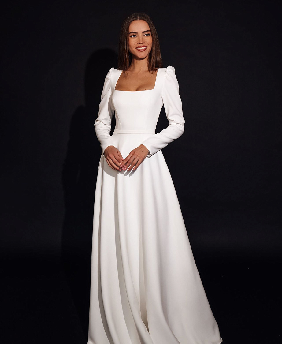 Лаконичное свадебное платье с квадратным вырезом фото