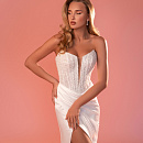 Сверкающее свадебное платье с разрезом на ножке фото