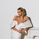 Лаконичное свадебное платье со спущенными плечиками фото