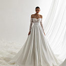 Свадебное платье с атласной юбкой и кружевным верхом фото