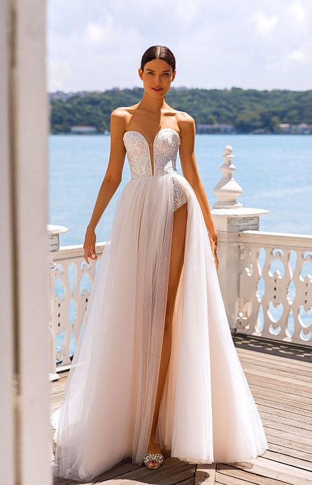 Соблазнительное свадебное платье фото